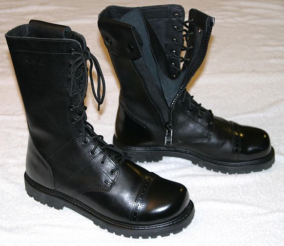 Difference Between Boot and Shoe | Compare the Difference Between ...